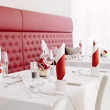 Chester Hotel 4*
